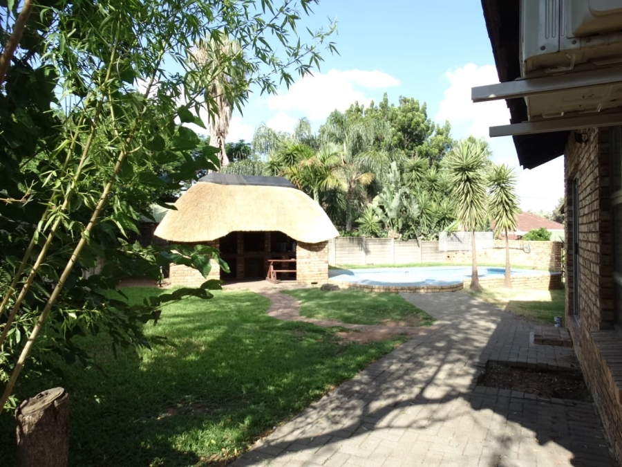 3 Bedroom Property for Sale in Geelhoutpark North West